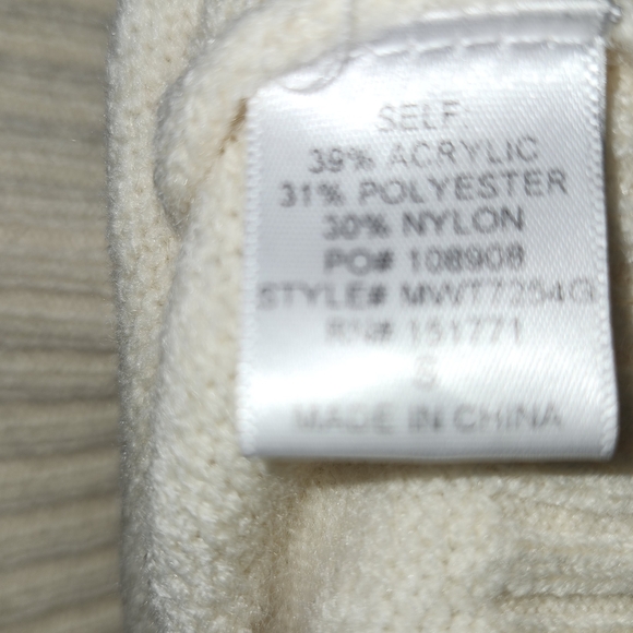 Gilli Cream Sweater with Red Bow Detail - Picture 6 of 6